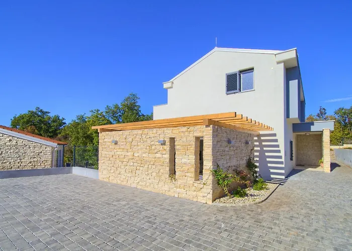 Vakantiehuis 3 Bedroom In Risika Vrbnik (Primorje-Gorski Kotar)