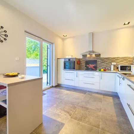 3 Bedroom In Risika * Vrbnik (Primorje-Gorski Kotar)