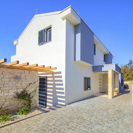Luxurious In Risika Vrbnik (Primorje-Gorski Kotar)