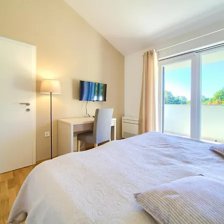 Luxurious In Risika Vrbnik (Primorje-Gorski Kotar)