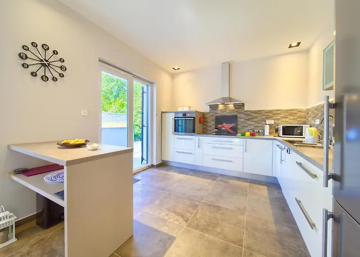 3 Bedroom In Risika * Врбник
