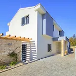 Luxurious In Risika 瓦比尼科