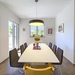 Luxurious In Risika 度假居